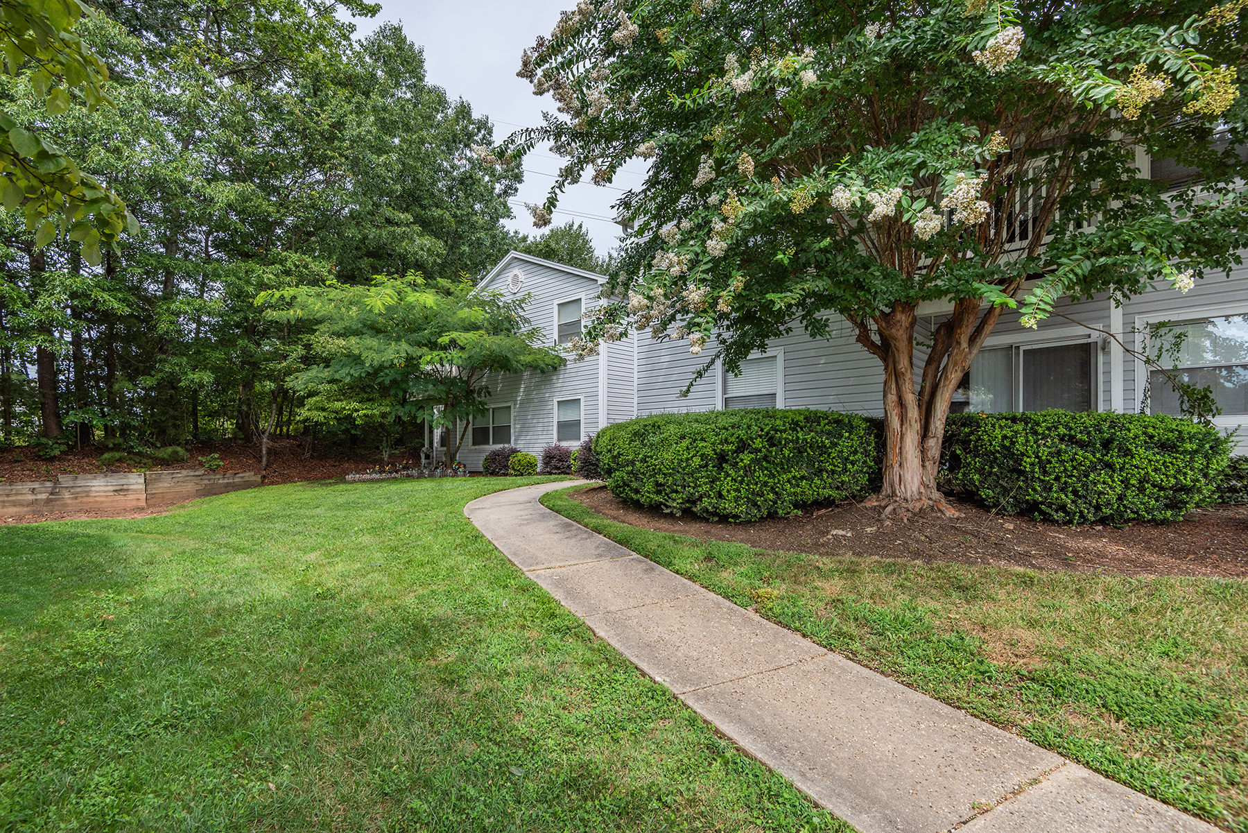 Sedgefield Square The Multifamily Advisory Group at Cushman & Wakefield